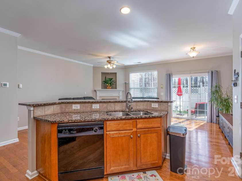 916 Coffee Tree Lane, Rock Hill, SC 29732.  MLS# CAR4335528, YatesRealty ID 29009. 