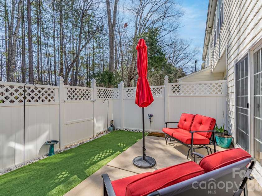 916 Coffee Tree Lane, Rock Hill, SC 29732.  MLS# CAR4335528, YatesRealty ID 29009. 