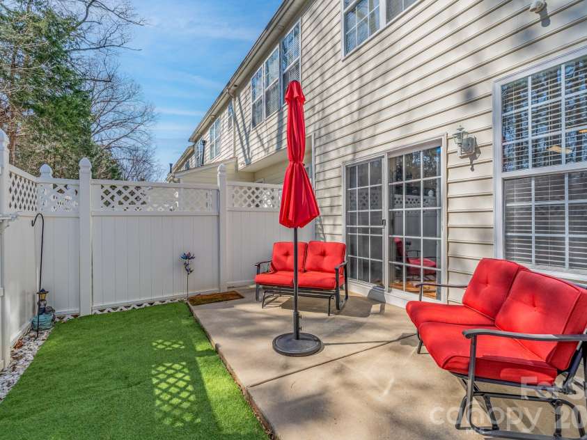 916 Coffee Tree Lane, Rock Hill, SC 29732.  MLS# CAR4335528, YatesRealty ID 29009. 