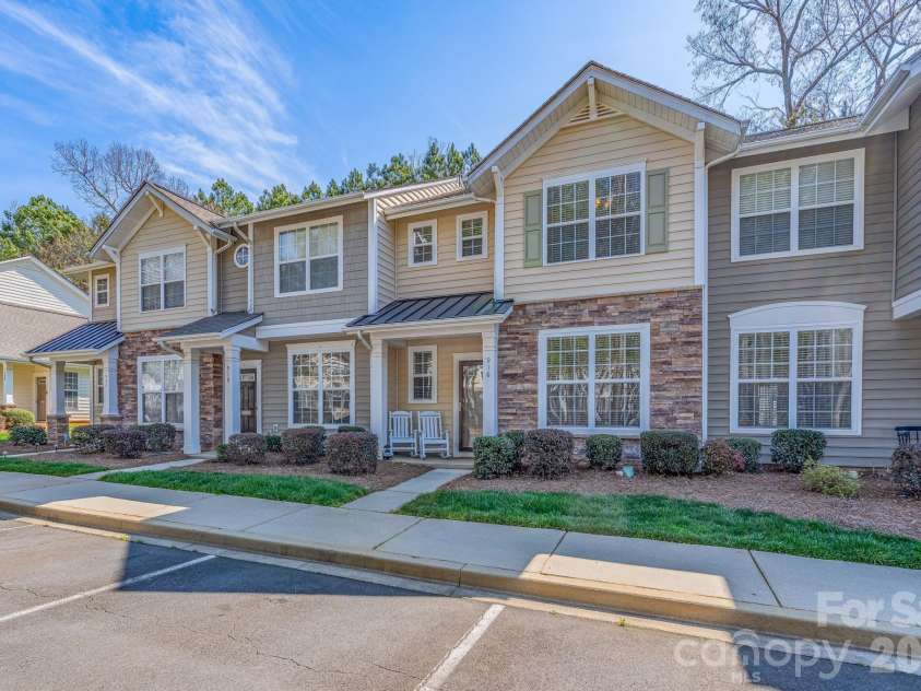 916 Coffee Tree Lane, Rock Hill, SC 29732.  MLS# CAR4335528, YatesRealty ID 29009. 