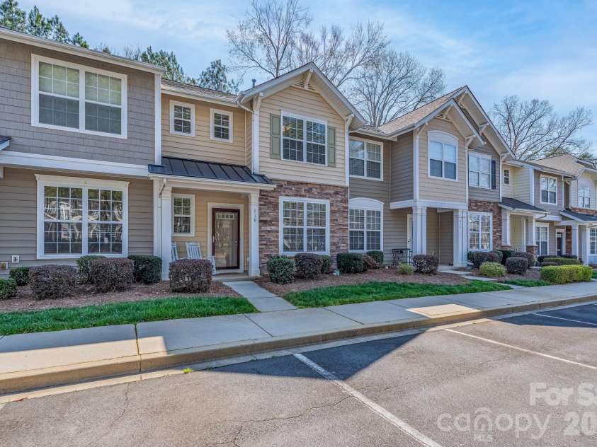 916 Coffee Tree Lane, Rock Hill, SC 29732.  MLS# CAR4335528, YatesRealty ID 29009. 