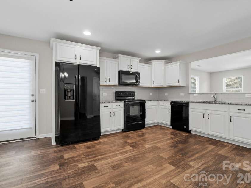 1000 Newfound Hollow Drive, Charlotte, NC 28214.  MLS# CAR4353214, YatesRealty ID 2901. 