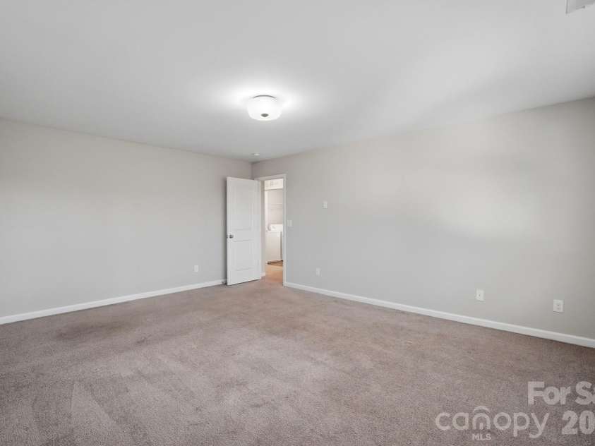1000 Newfound Hollow Drive, Charlotte, NC 28214.  MLS# CAR4353214, YatesRealty ID 2901. 