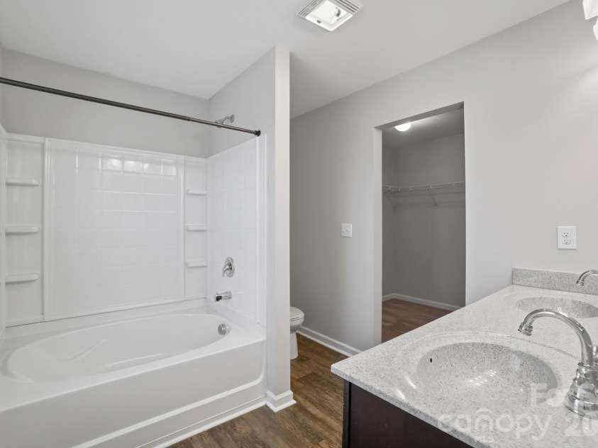 1000 Newfound Hollow Drive, Charlotte, NC 28214.  MLS# CAR4353214, YatesRealty ID 2901. 