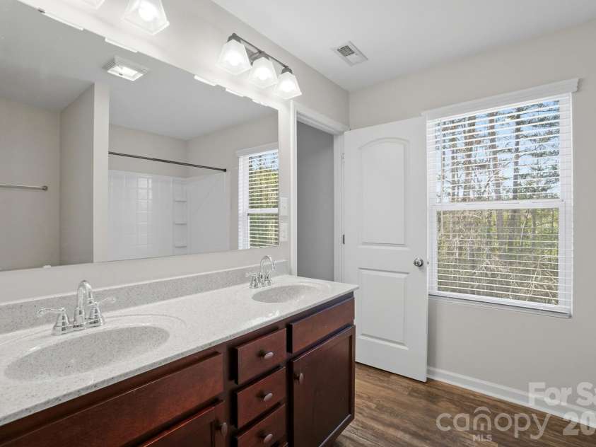 1000 Newfound Hollow Drive, Charlotte, NC 28214.  MLS# CAR4353214, YatesRealty ID 2901. 