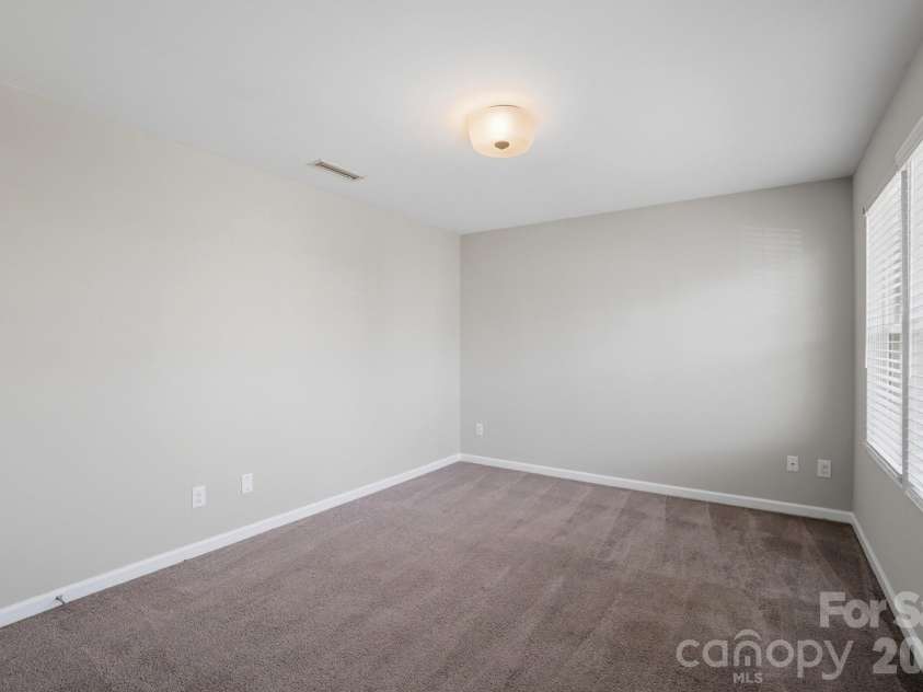 1000 Newfound Hollow Drive, Charlotte, NC 28214.  MLS# CAR4353214, YatesRealty ID 2901. 