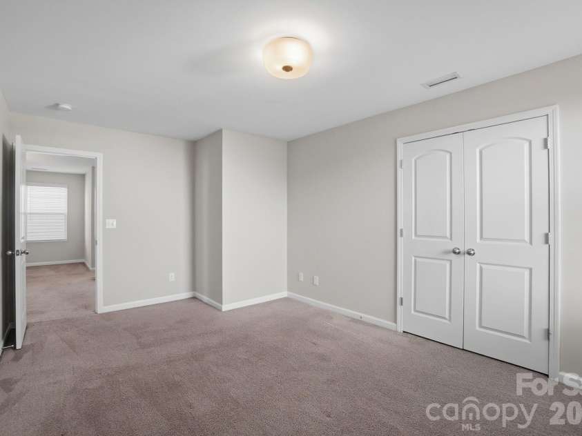 1000 Newfound Hollow Drive, Charlotte, NC 28214.  MLS# CAR4353214, YatesRealty ID 2901. 