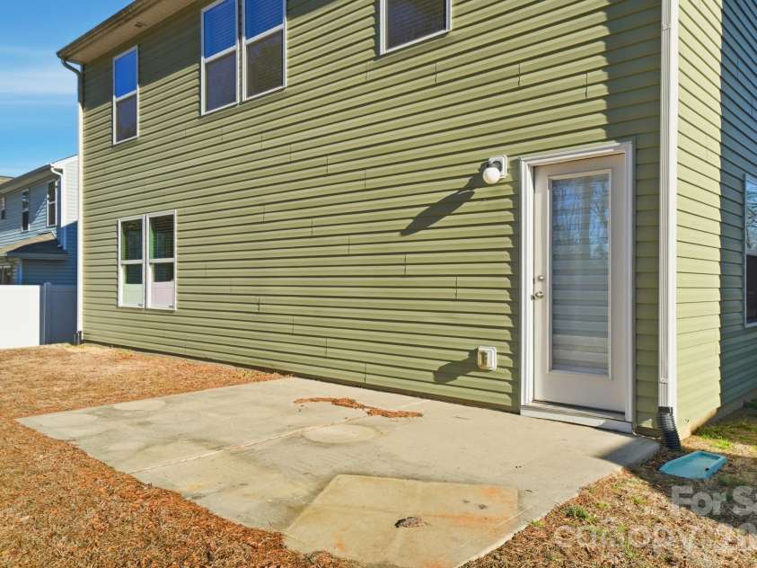 1000 Newfound Hollow Drive, Charlotte, NC 28214.  MLS# CAR4353214, YatesRealty ID 2901. 