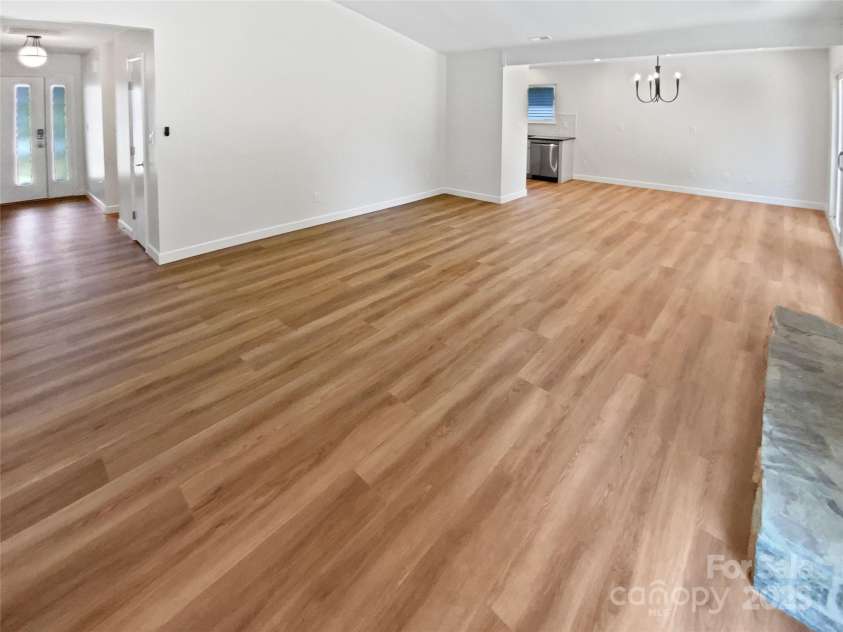 10934 Coachman Circle, Charlotte, NC 28277.  MLS# CAR4275402, YatesRealty ID 29010. 