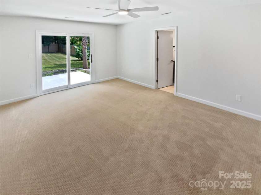 10934 Coachman Circle, Charlotte, NC 28277.  MLS# CAR4275402, YatesRealty ID 29010. 