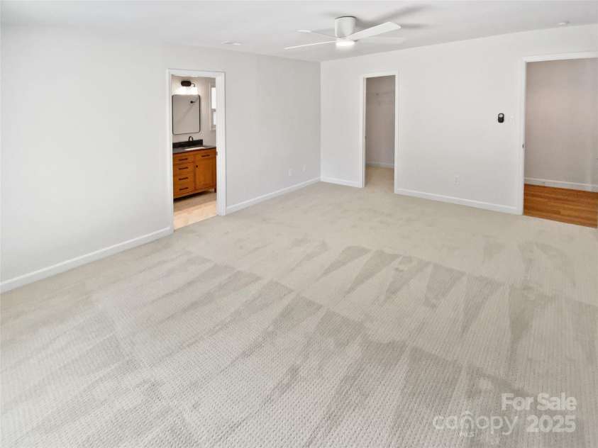 10934 Coachman Circle, Charlotte, NC 28277.  MLS# CAR4275402, YatesRealty ID 29010. 