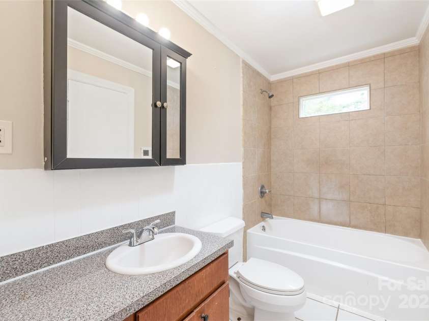 104 Willetta Drive, Charlotte, NC 28217.  MLS# CAR4256539, YatesRealty ID 29011. 