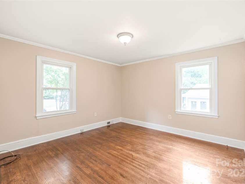104 Willetta Drive, Charlotte, NC 28217.  MLS# CAR4256539, YatesRealty ID 29011. 