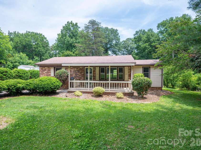 626 Dallas Spencer Mtn Road, Dallas, NC 28034.  MLS# CAR4391522, YatesRealty ID 29011. 