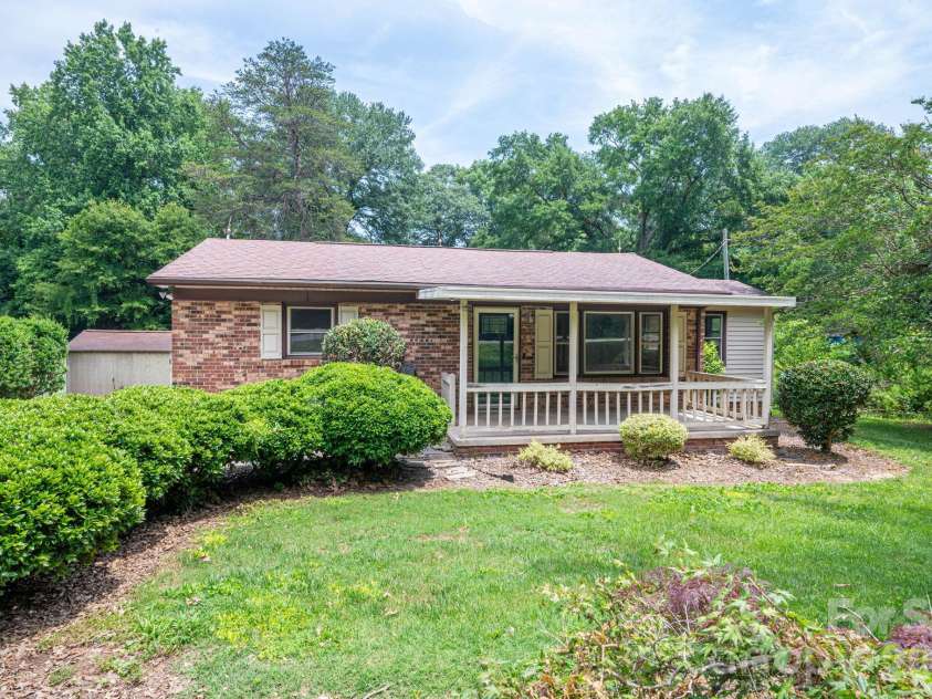 626 Dallas Spencer Mtn Road, Dallas, NC 28034.  MLS# CAR4391522, YatesRealty ID 29011. 