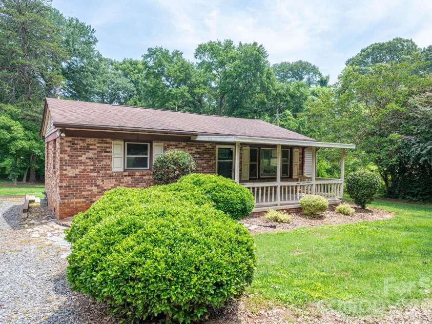 626 Dallas Spencer Mtn Road, Dallas, NC 28034.  MLS# CAR4391522, YatesRealty ID 29011. 