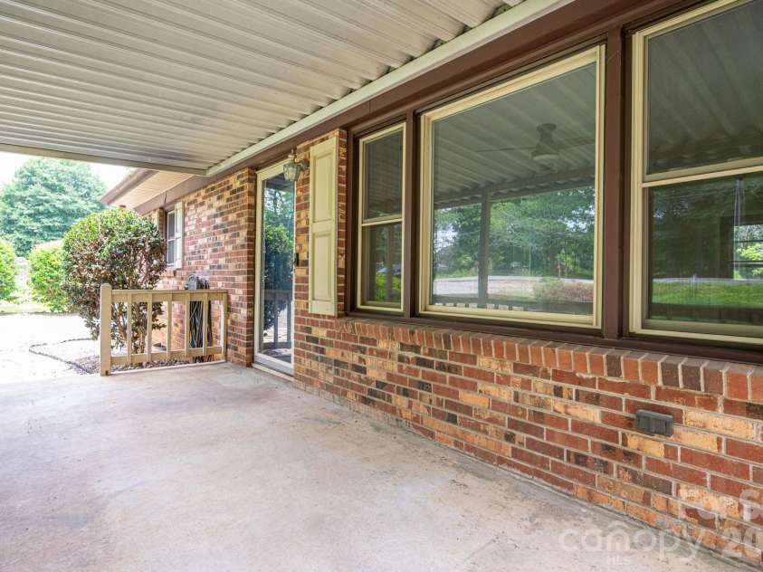 626 Dallas Spencer Mtn Road, Dallas, NC 28034.  MLS# CAR4391522, YatesRealty ID 29011. 