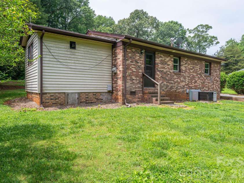 626 Dallas Spencer Mtn Road, Dallas, NC 28034.  MLS# CAR4391522, YatesRealty ID 29011. 