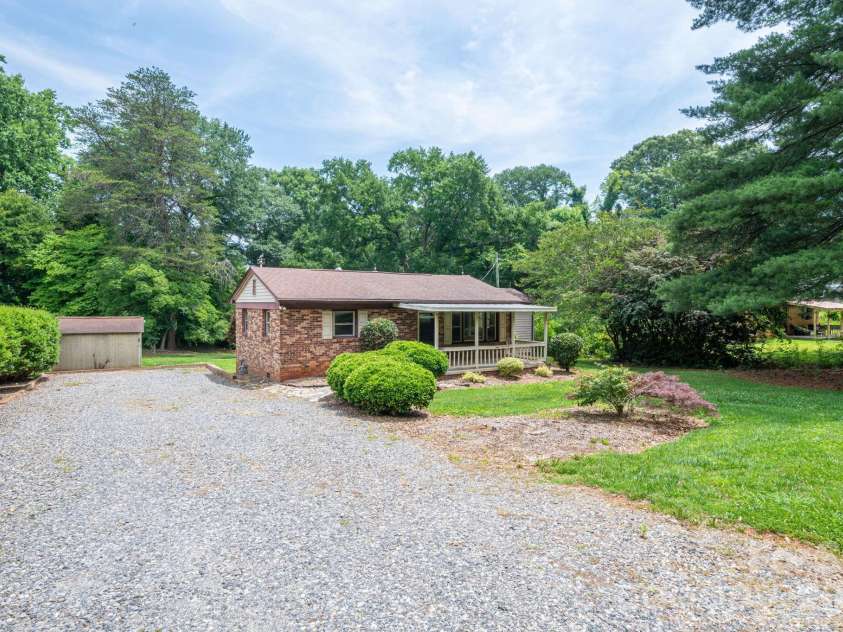 626 Dallas Spencer Mtn Road, Dallas, NC 28034.  MLS# CAR4391522, YatesRealty ID 29011. 