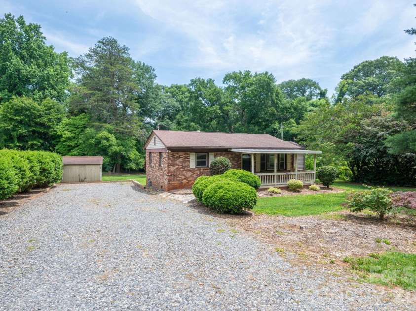626 Dallas Spencer Mtn Road, Dallas, NC 28034.  MLS# CAR4391522, YatesRealty ID 29011. 