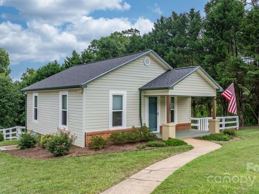 1585 Amherst Road, Morganton, NC 28655.  MLS# CAR4282056, YatesRealty ID 29012. 