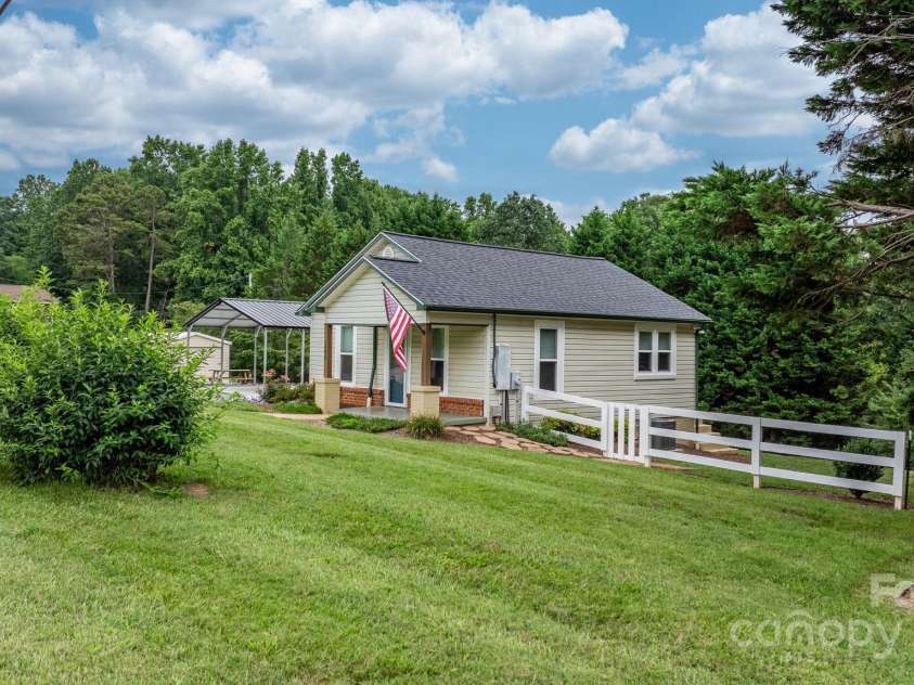 1585 Amherst Road, Morganton, NC 28655.  MLS# CAR4282056, YatesRealty ID 29012. 