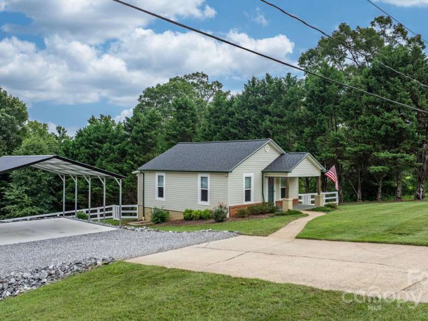 1585 Amherst Road, Morganton, NC 28655.  MLS# CAR4282056, YatesRealty ID 29012. 