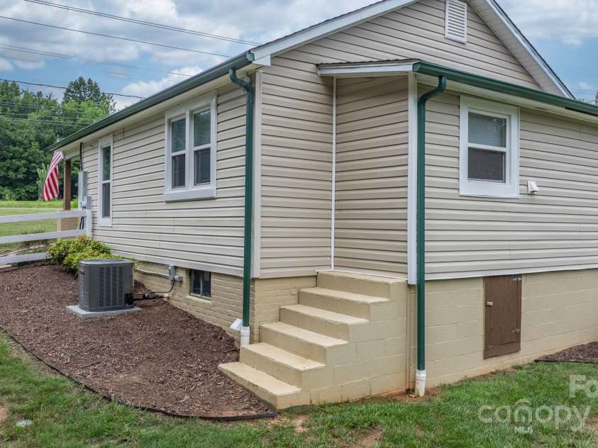 1585 Amherst Road, Morganton, NC 28655.  MLS# CAR4282056, YatesRealty ID 29012. 