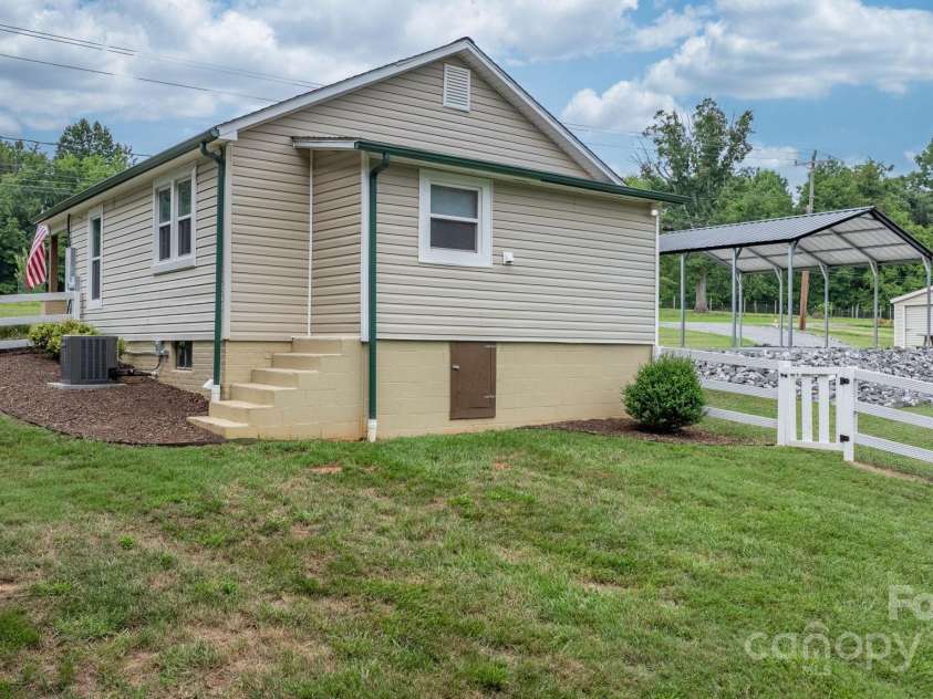 1585 Amherst Road, Morganton, NC 28655.  MLS# CAR4282056, YatesRealty ID 29012. 