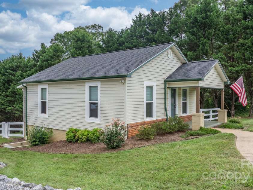 1585 Amherst Road, Morganton, NC 28655.  MLS# CAR4282056, YatesRealty ID 29012. 