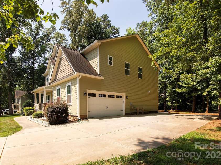 8402 Aspen Court, Charlotte, NC 28227.  MLS# CAR4274770, YatesRealty ID 29013. 