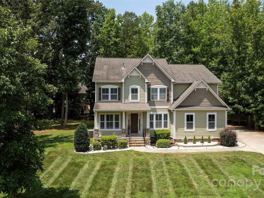 8402 Aspen Court, Charlotte, NC 28227.  MLS# CAR4274770, YatesRealty ID 29013. 