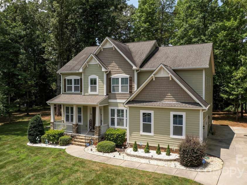 8402 Aspen Court, Charlotte, NC 28227.  MLS# CAR4274770, YatesRealty ID 29013. 