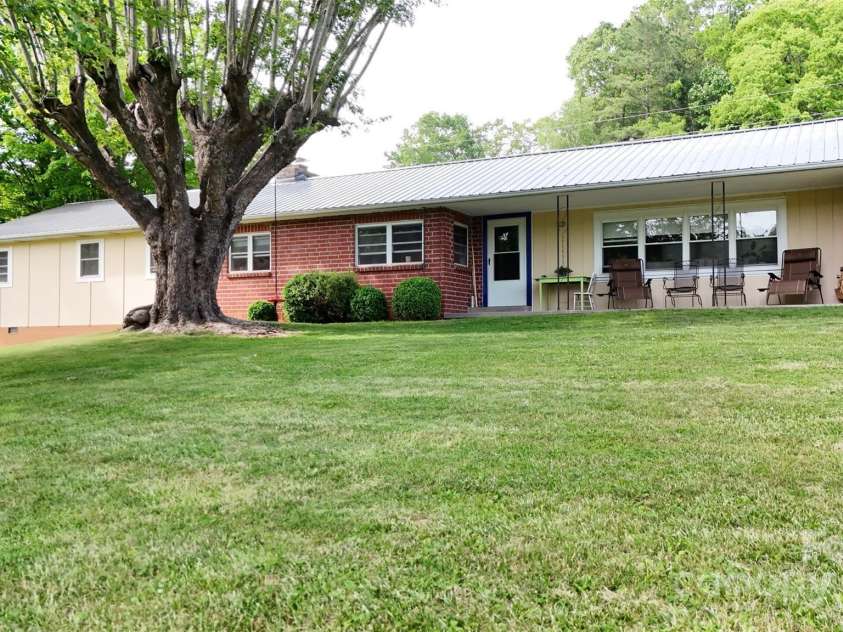 53 Windy Oaks Ridge, Burnsville, NC 28714.  MLS# CAR4281473, YatesRealty ID 29014. 