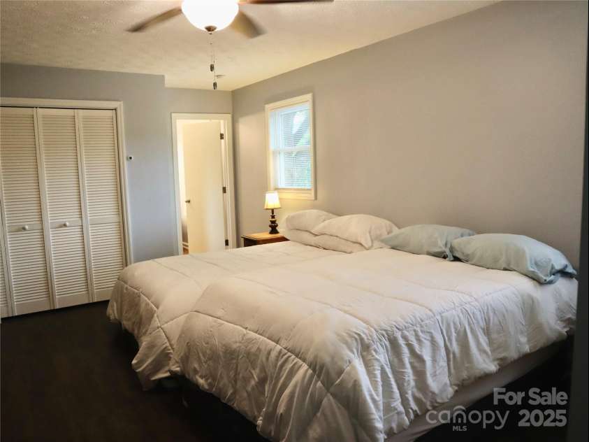 53 Windy Oaks Ridge, Burnsville, NC 28714.  MLS# CAR4281473, YatesRealty ID 29014. 