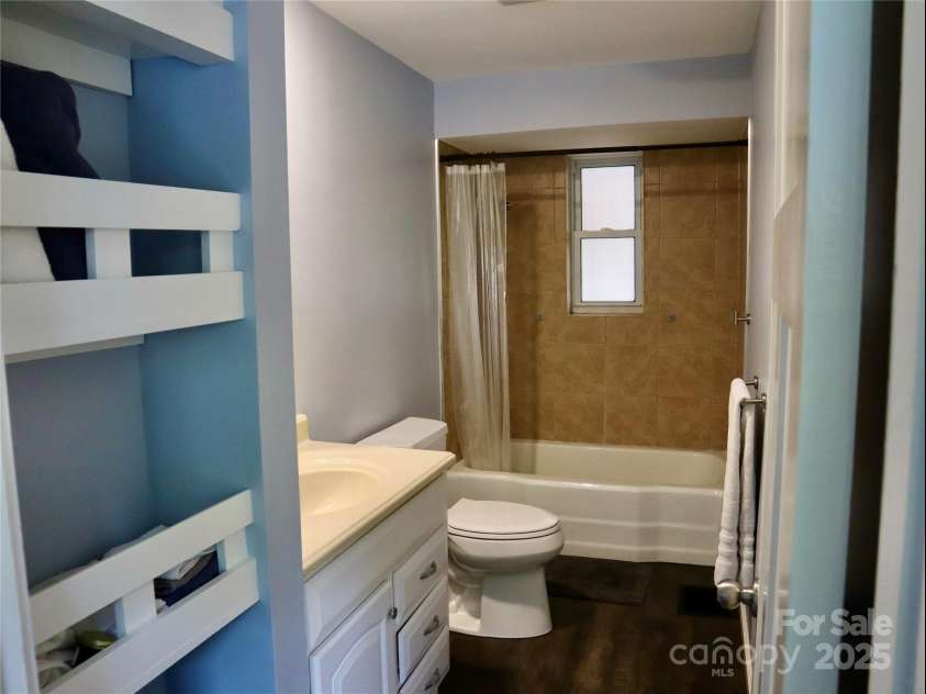 53 Windy Oaks Ridge, Burnsville, NC 28714.  MLS# CAR4281473, YatesRealty ID 29014. 