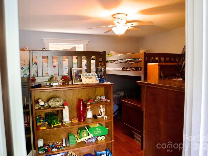 53 Windy Oaks Ridge, Burnsville, NC 28714.  MLS# CAR4281473, YatesRealty ID 29014. 