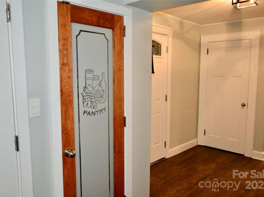 53 Windy Oaks Ridge, Burnsville, NC 28714.  MLS# CAR4281473, YatesRealty ID 29014. 