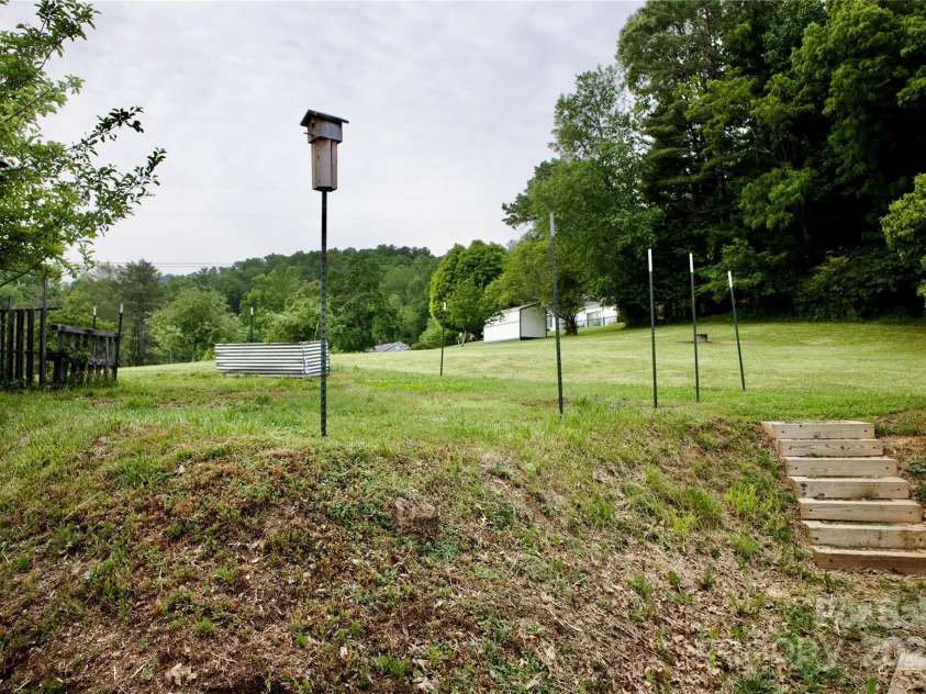 53 Windy Oaks Ridge, Burnsville, NC 28714.  MLS# CAR4281473, YatesRealty ID 29014. 