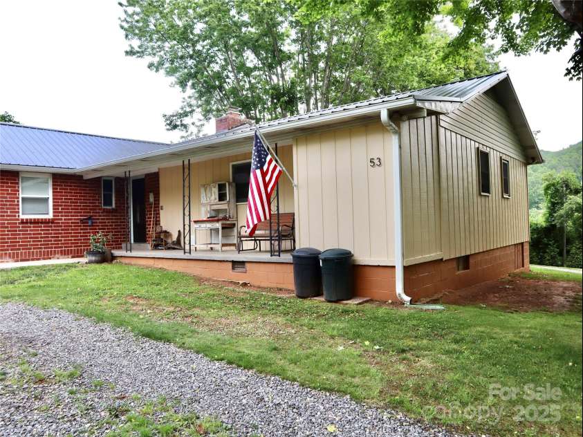 53 Windy Oaks Ridge, Burnsville, NC 28714.  MLS# CAR4281473, YatesRealty ID 29014. 