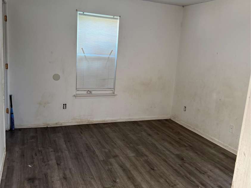 3128 Seymour Drive, Charlotte, NC 28208.  MLS# CAR4389956, YatesRealty ID 29015. 