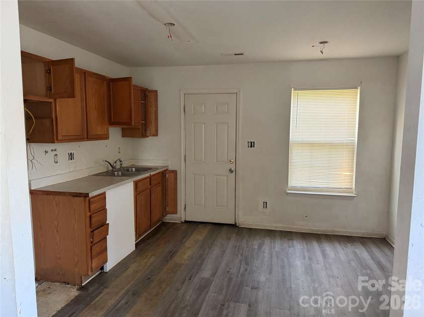3128 Seymour Drive, Charlotte, NC 28208.  MLS# CAR4389956, YatesRealty ID 29015. 