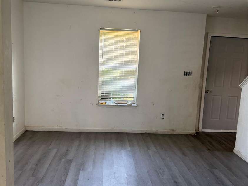 3128 Seymour Drive, Charlotte, NC 28208.  MLS# CAR4389956, YatesRealty ID 29015. 