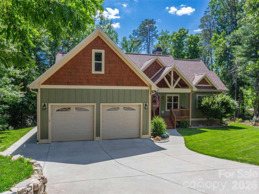 86 Crossings Circle, Fairview, NC 28730.  MLS# CAR4391576, YatesRealty ID 29016. 