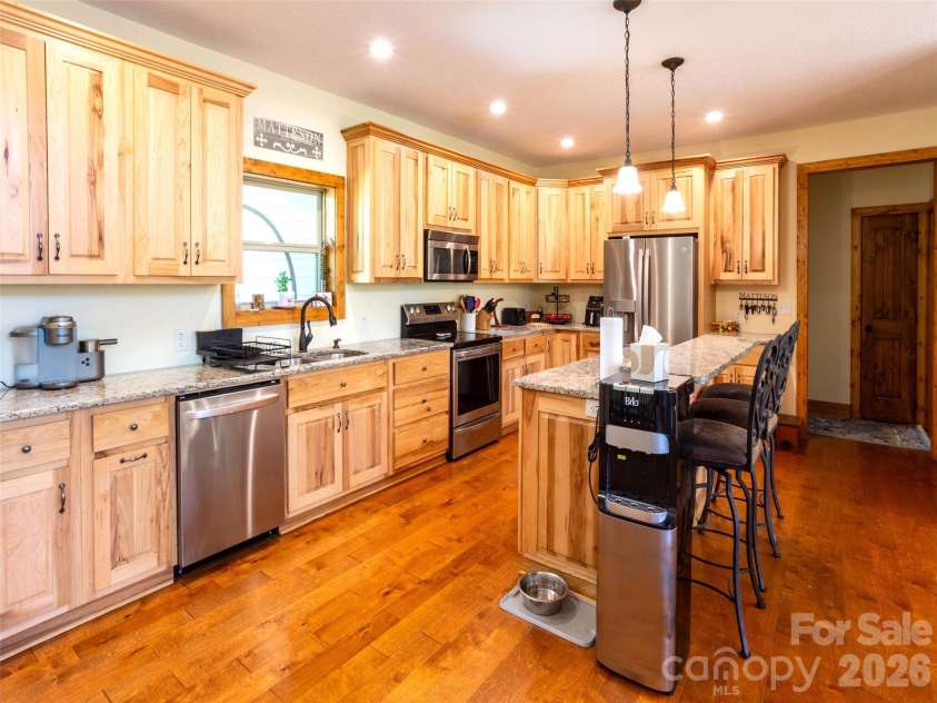 86 Crossings Circle, Fairview, NC 28730.  MLS# CAR4391576, YatesRealty ID 29016. 