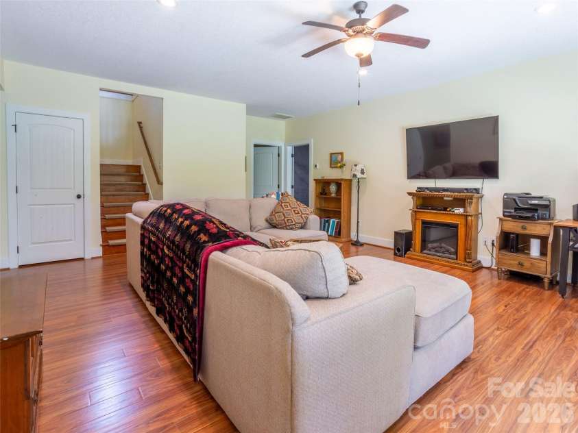 86 Crossings Circle, Fairview, NC 28730.  MLS# CAR4391576, YatesRealty ID 29016. 
