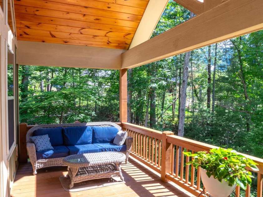 86 Crossings Circle, Fairview, NC 28730.  MLS# CAR4391576, YatesRealty ID 29016. 