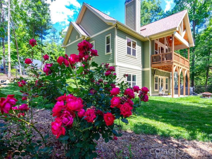 86 Crossings Circle, Fairview, NC 28730.  MLS# CAR4391576, YatesRealty ID 29016. 