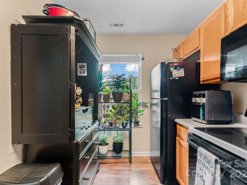 210 Carrington Place, Arden, NC 28704.  MLS# CAR4285258, YatesRealty ID 29017. 