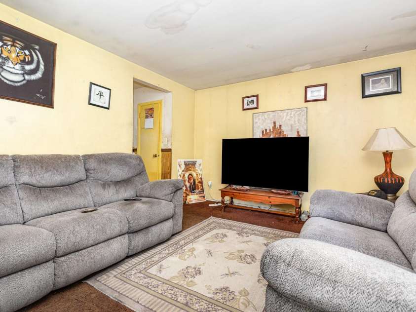 831 Bilmark Avenue, Charlotte, NC 28213.  MLS# CAR4275976, YatesRealty ID 29019. 